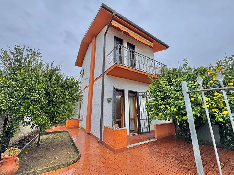 Immagine 7 di Villetta a schiera in vendita  a Viareggio