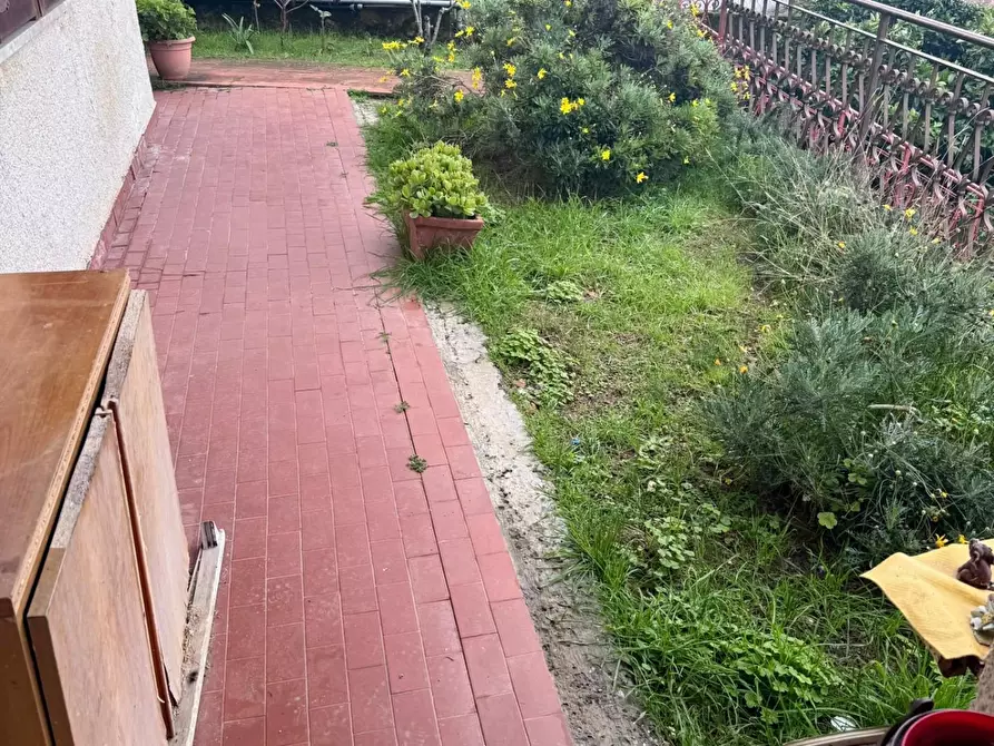 Immagine 15 di Casa semindipendente in vendita  a Massa