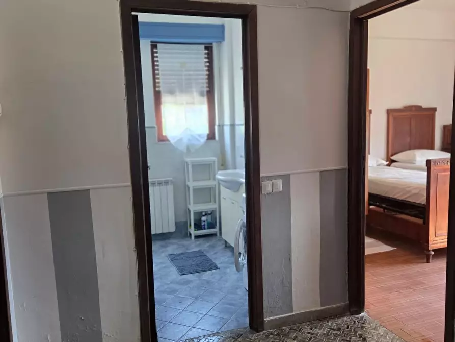 Immagine 11 di Appartamento in vendita  a Carrara