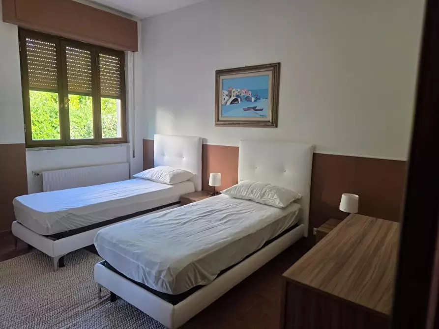 Immagine 21 di Appartamento in vendita  a Carrara