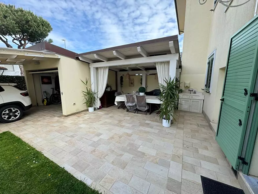 Immagine 29 di Casa bifamiliare in vendita  a Camaiore