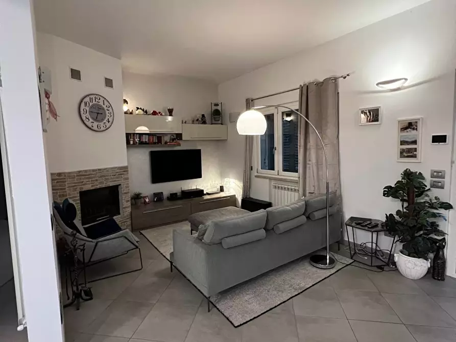 Immagine 14 di Casa bifamiliare in vendita  a Camaiore