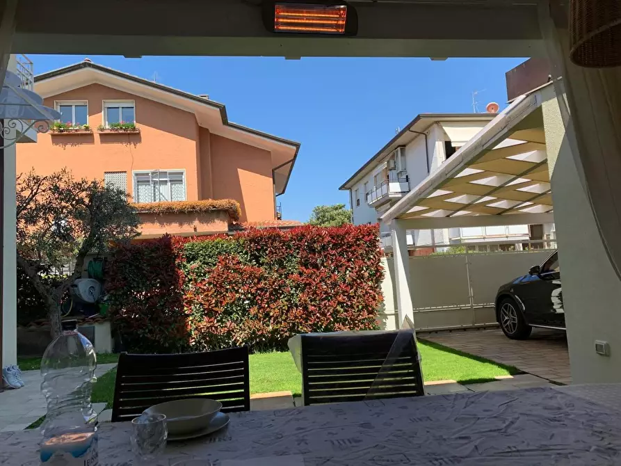 Immagine 4 di Casa bifamiliare in vendita  a Camaiore
