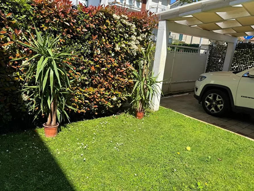 Immagine 26 di Casa bifamiliare in vendita  a Camaiore