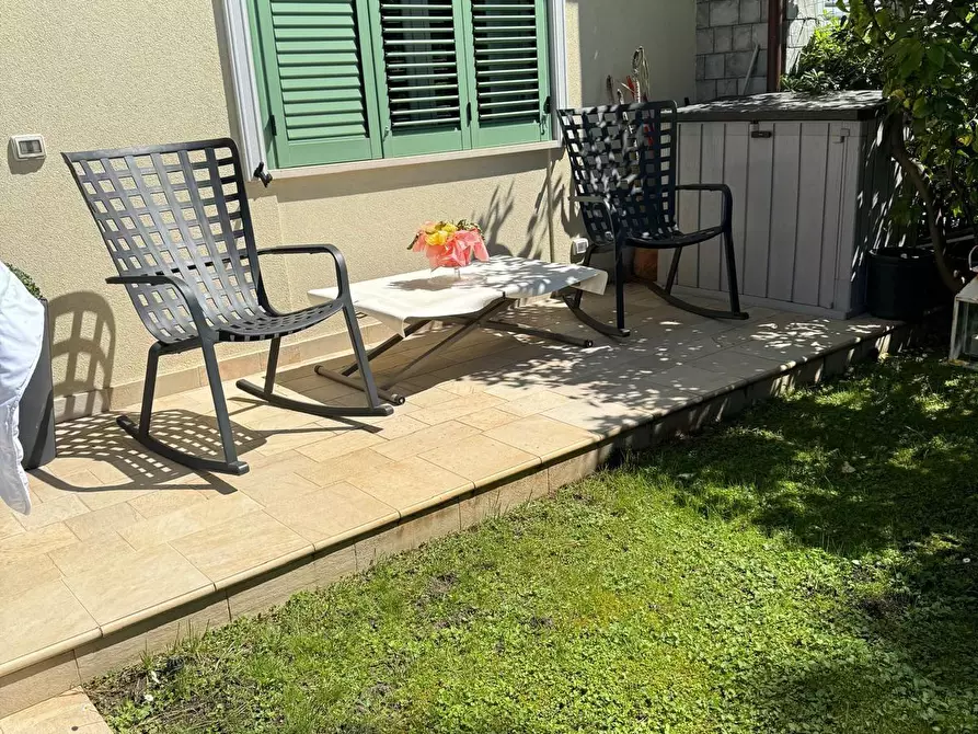 Immagine 28 di Casa bifamiliare in vendita  a Camaiore