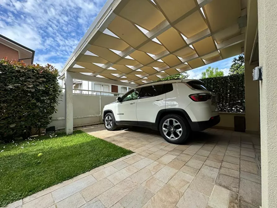 Immagine 31 di Casa bifamiliare in vendita  a Camaiore