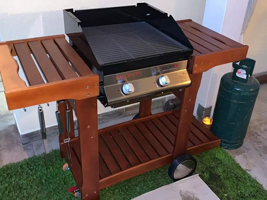 Immagine 5 di Casa bifamiliare in vendita  a Camaiore