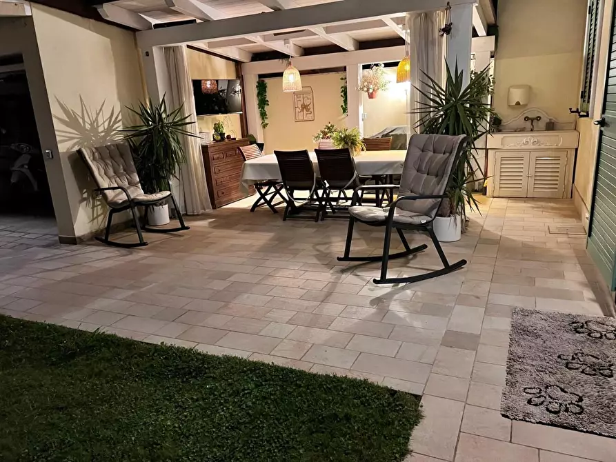 Immagine 21 di Casa bifamiliare in vendita  a Camaiore