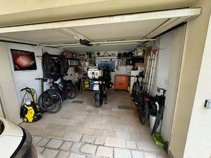 Immagine 30 di Casa bifamiliare in vendita  a Camaiore