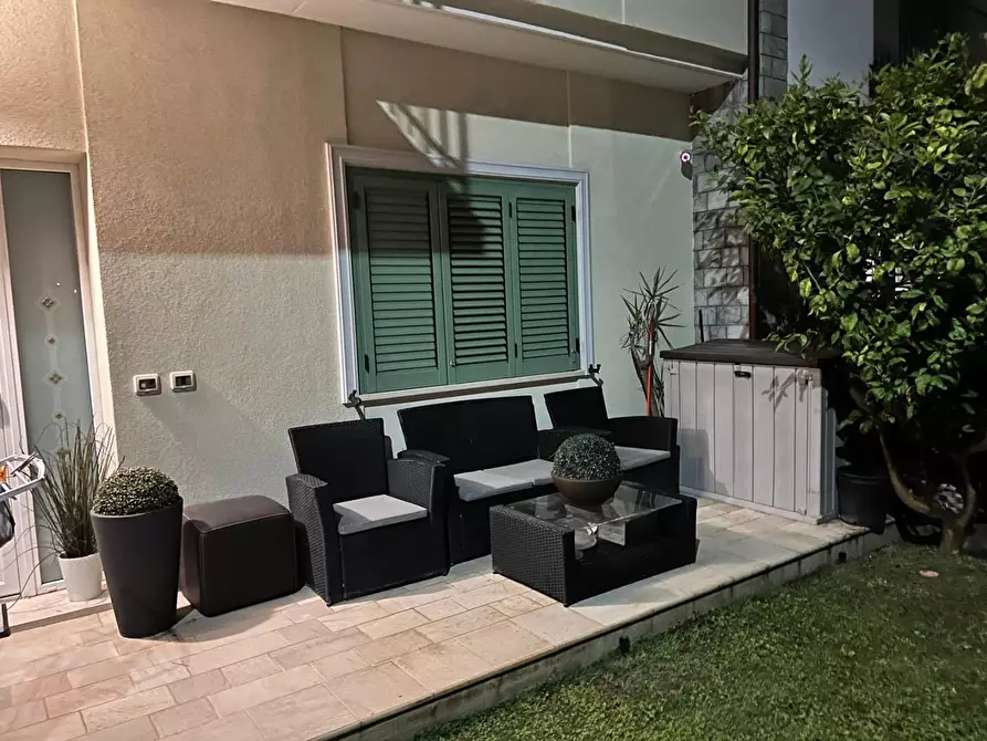 Immagine 22 di Casa bifamiliare in vendita  a Camaiore