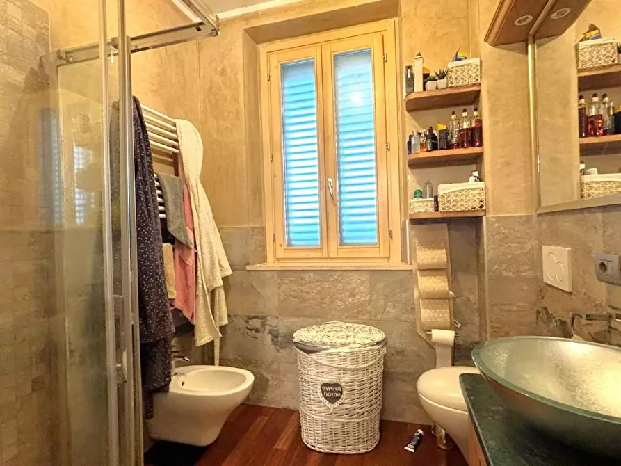 Immagine 9 di Villetta a schiera in vendita  a Lucca