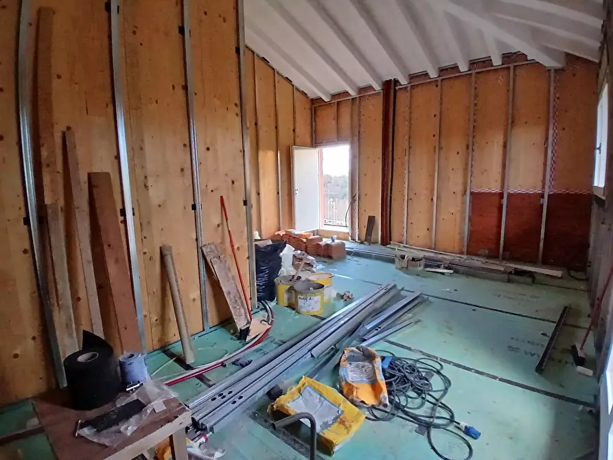 Immagine 12 di Appartamento in vendita  a Colle Di Val D'elsa