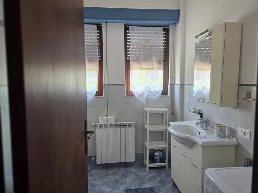 Immagine 4 di Appartamento in vendita  a Carrara