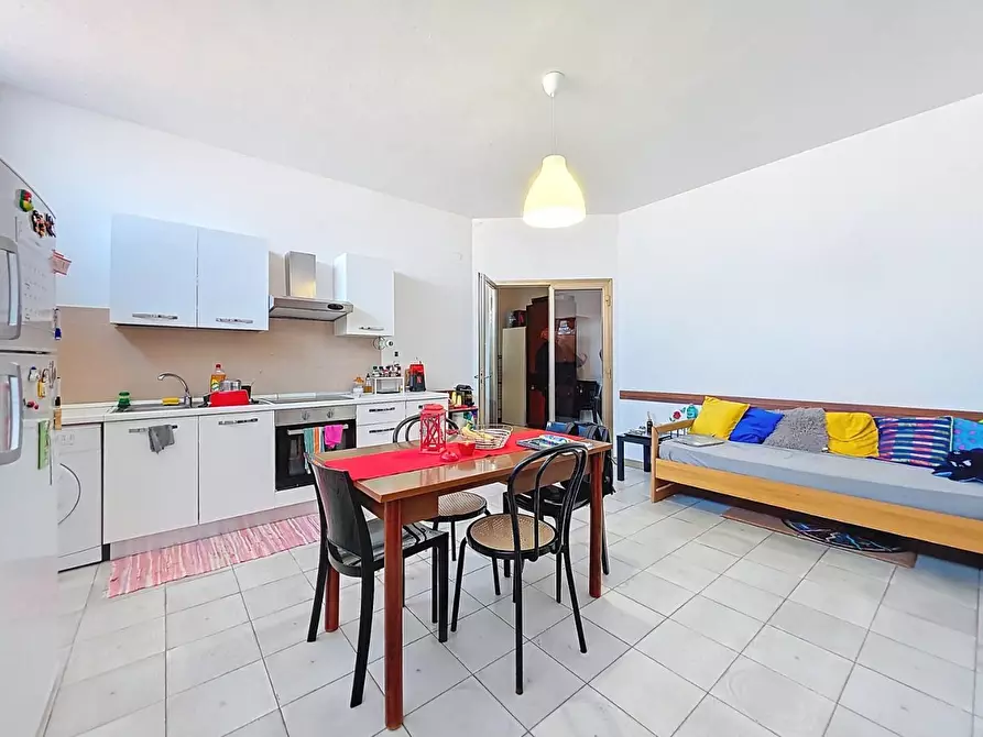 Immagine 2 di Appartamento in vendita  a Pisa