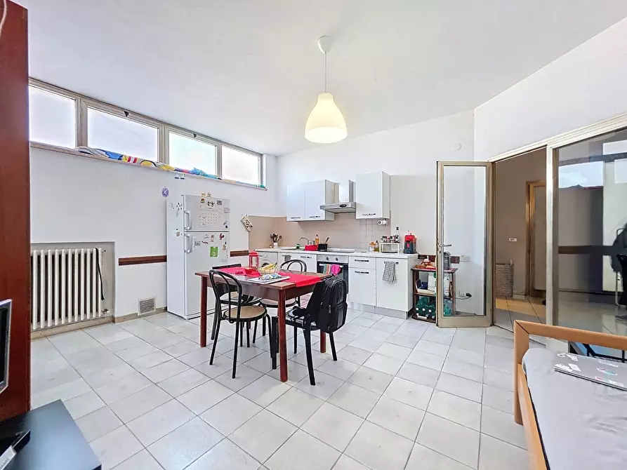 Immagine 1 di Appartamento in vendita  a Pisa