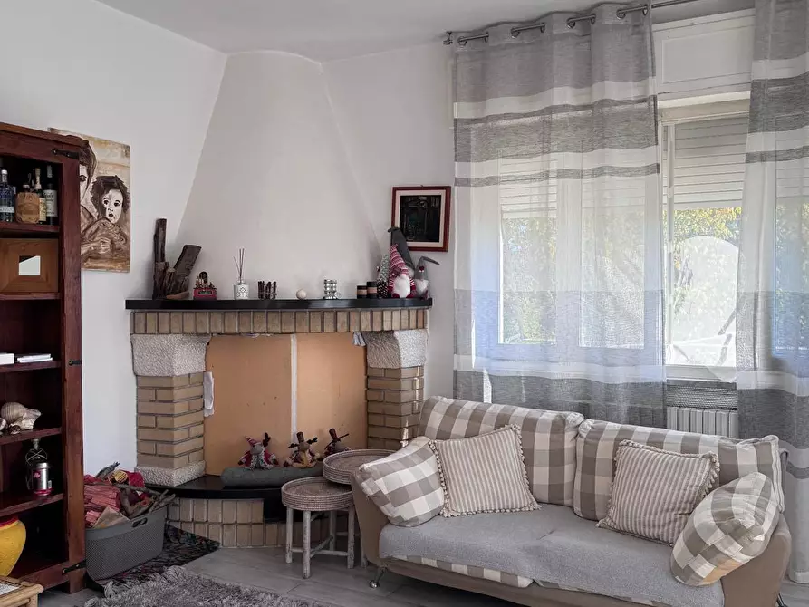 Immagine 11 di Casa bifamiliare in vendita  a Massa