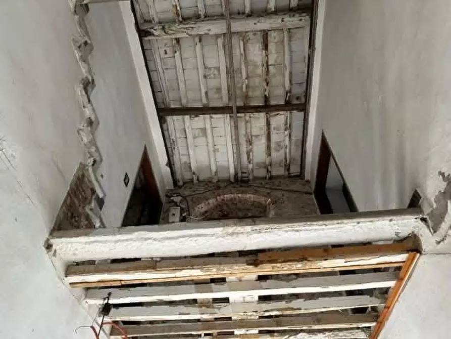 Immagine 3 di Casa semindipendente in vendita  a Carrara