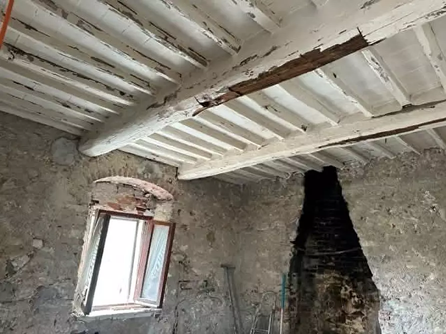 Immagine 2 di Casa semindipendente in vendita  a Carrara