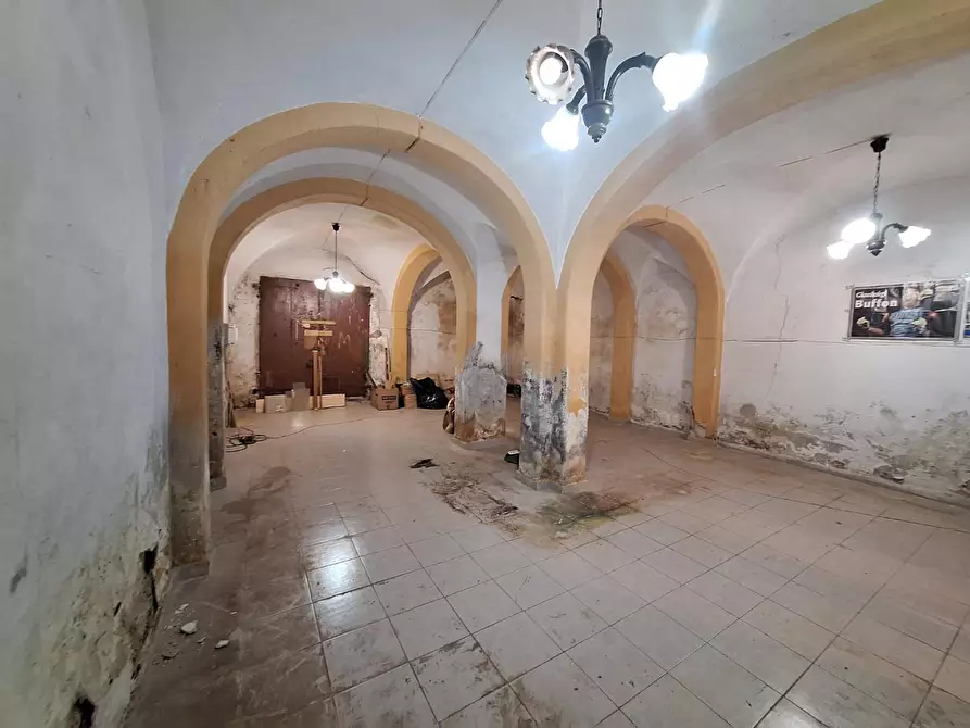 Immagine 2 di Laboratorio in vendita  a Cascina