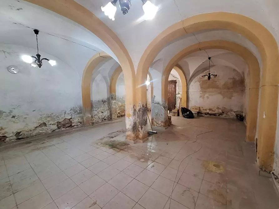 Immagine 1 di Laboratorio in vendita  a Cascina