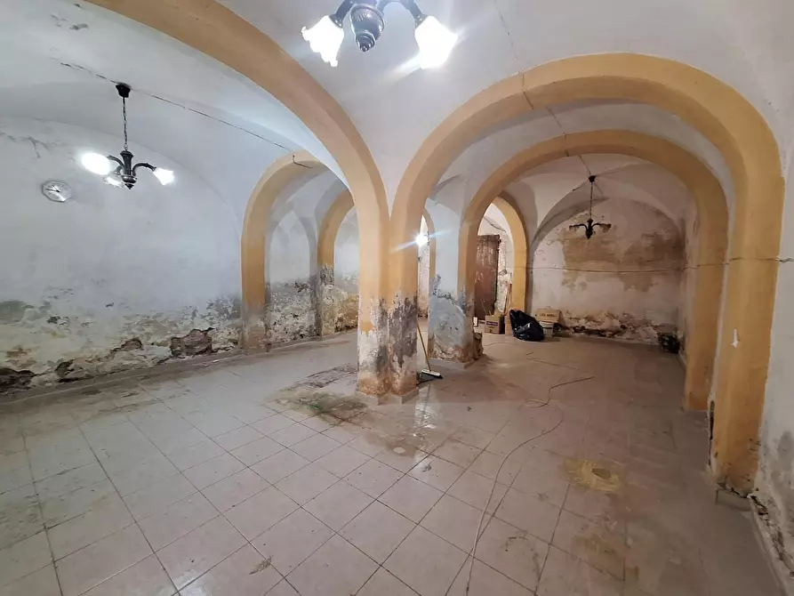 Immagine 1 di Laboratorio in vendita  a Cascina