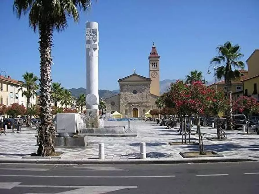 Immagine 3 di Appartamento in vendita  a Carrara