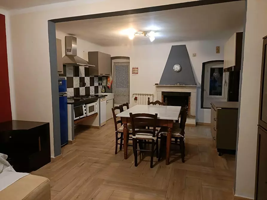 Immagine 2 di Appartamento in affitto  a Castelnuovo Magra