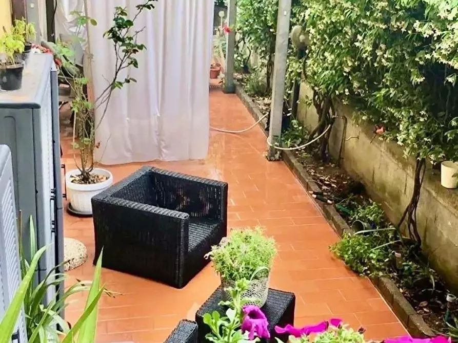 Immagine 1 di Appartamento in vendita  a Carrara