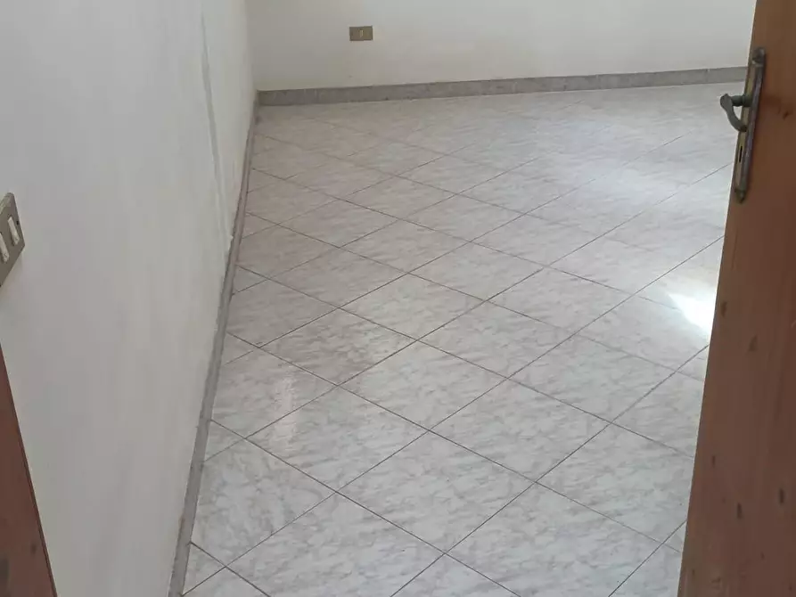 Immagine 18 di Palazzo in vendita  a Lizzanello