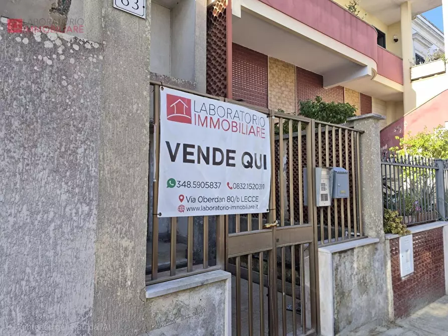 Immagine 5 di Palazzo in vendita  a Lizzanello