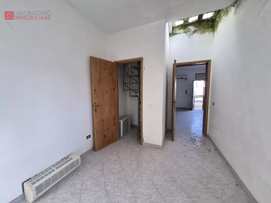 Immagine 29 di Palazzo in vendita  a Lizzanello