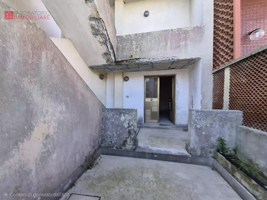 Immagine 13 di Palazzo in vendita  a Lizzanello