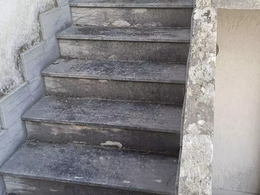 Immagine 25 di Palazzo in vendita  a Lizzanello