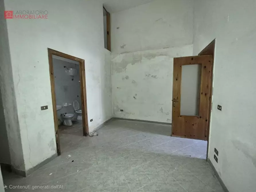 Immagine 9 di Palazzo in vendita  a Lizzanello