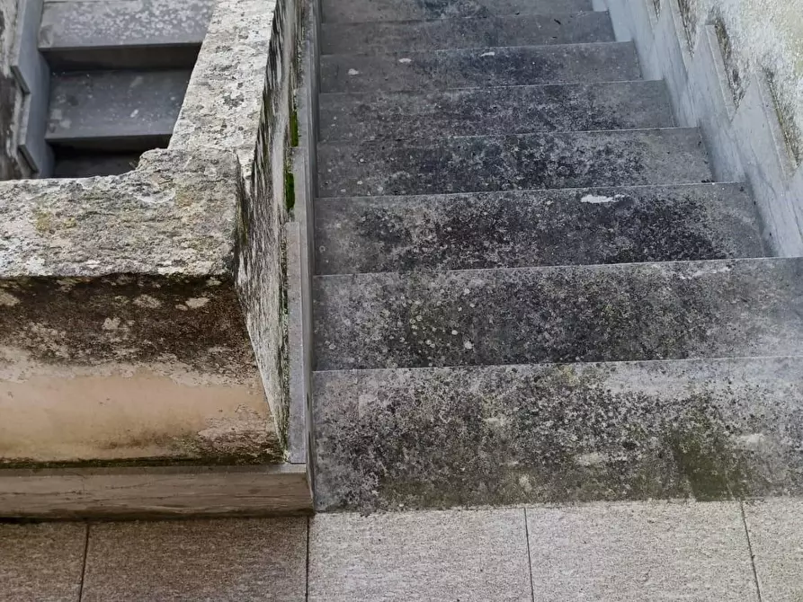 Immagine 16 di Palazzo in vendita  a Lizzanello