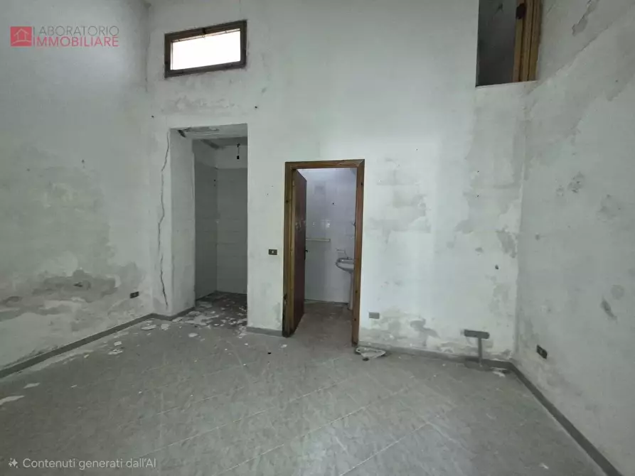 Immagine 10 di Palazzo in vendita  a Lizzanello