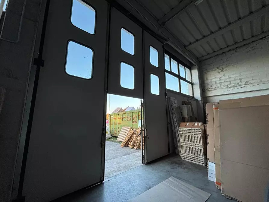 Immagine 4 di Capannone industriale in vendita  a Peccioli