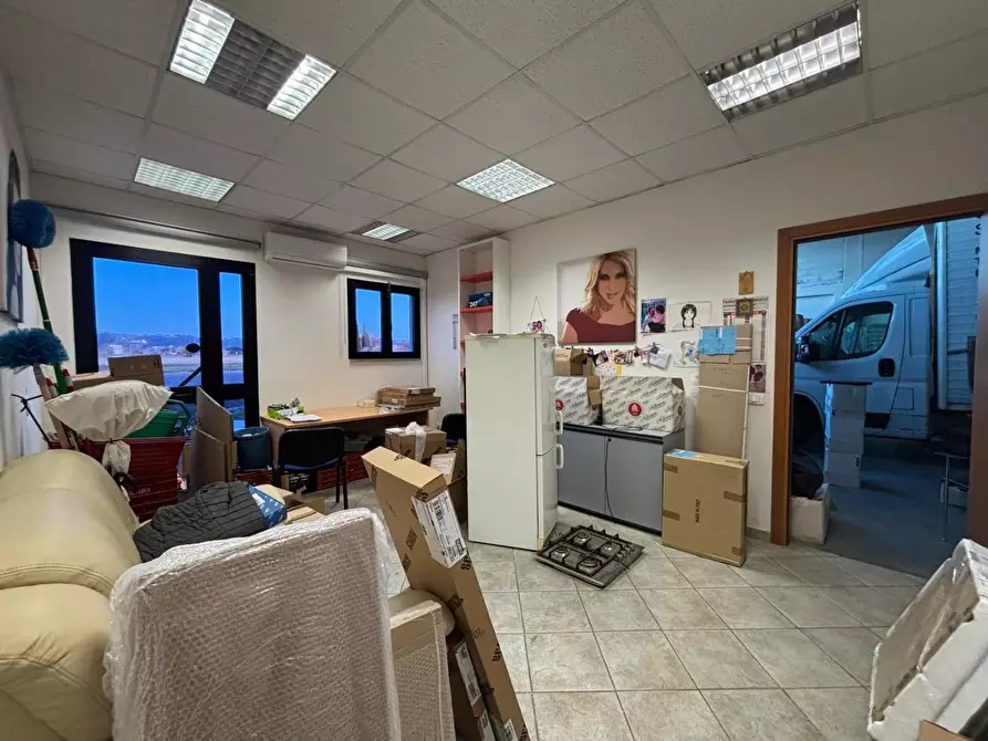 Immagine 10 di Capannone industriale in vendita  a Peccioli