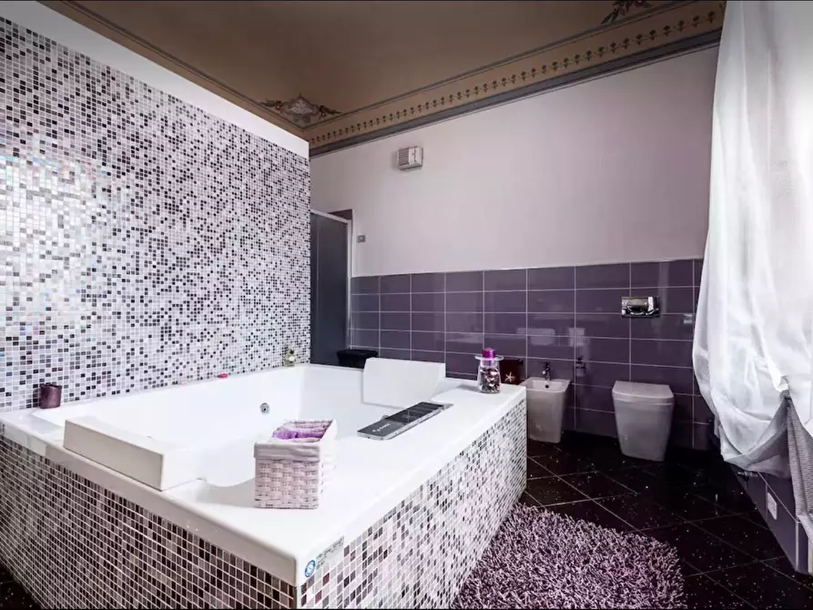 Immagine 8 di Villa in vendita  a San Giuliano Terme