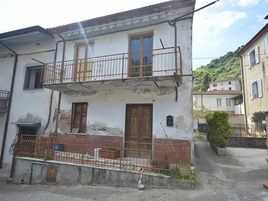 Immagine 12 di Casa semindipendente in vendita  a Montignoso