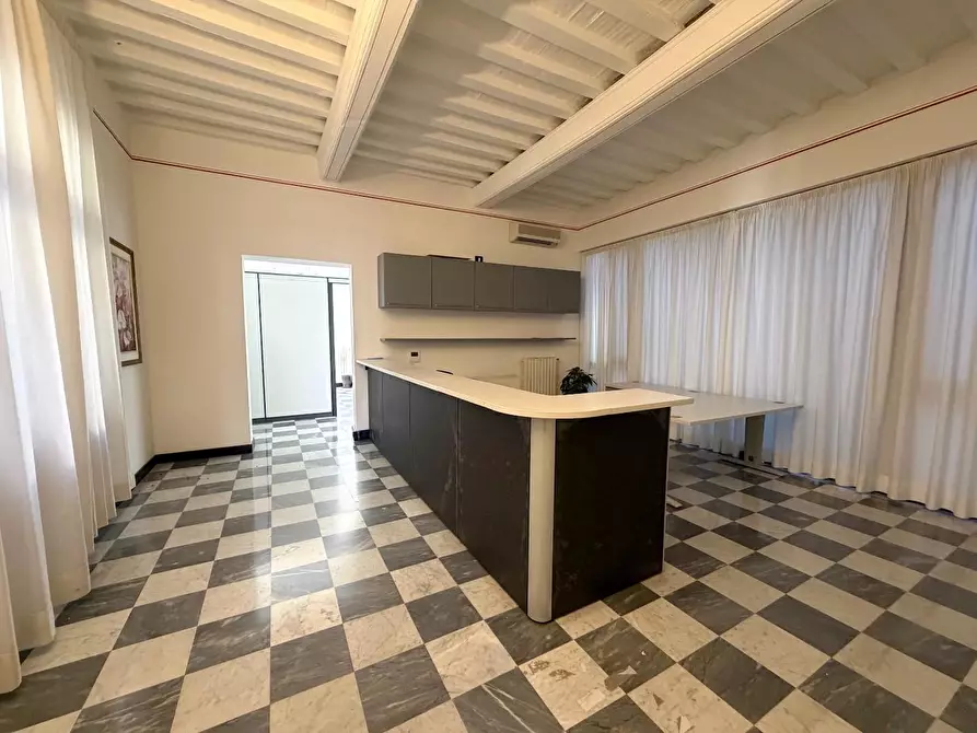 Immagine 27 di Appartamento in vendita  a Pisa
