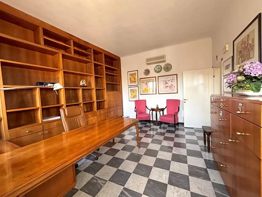 Immagine 21 di Appartamento in vendita  a Pisa