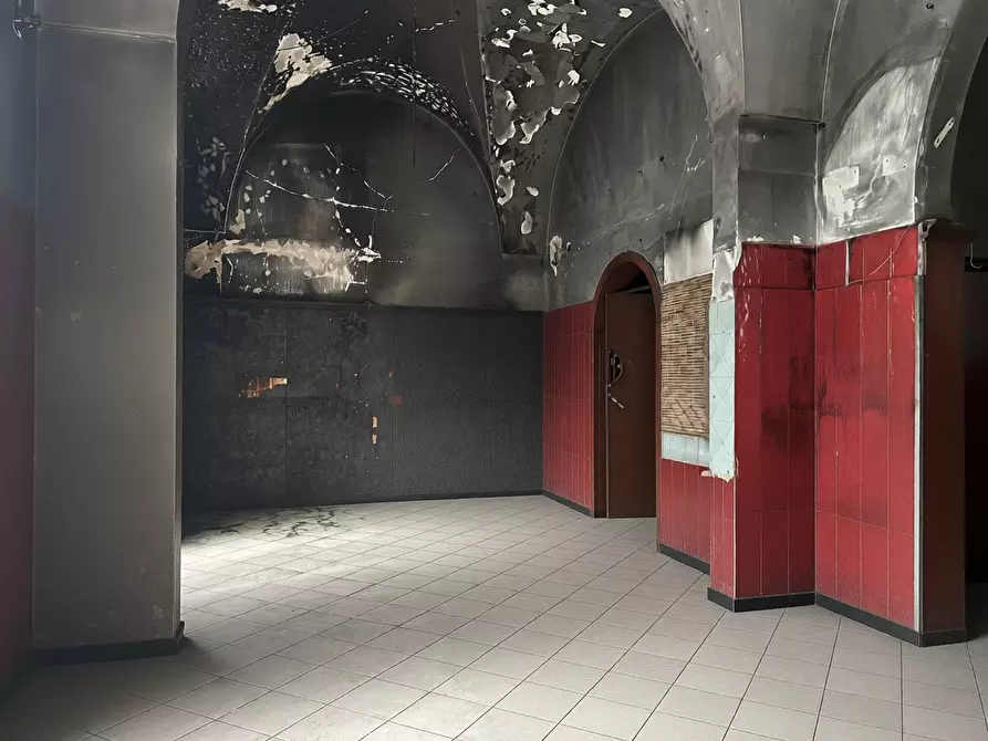 Immagine 1 di Locale commerciale in vendita  a Lecce