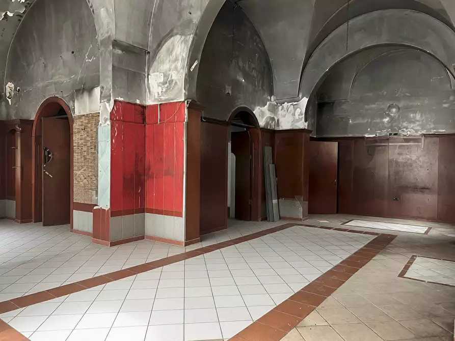 Immagine 3 di Locale commerciale in vendita  a Lecce