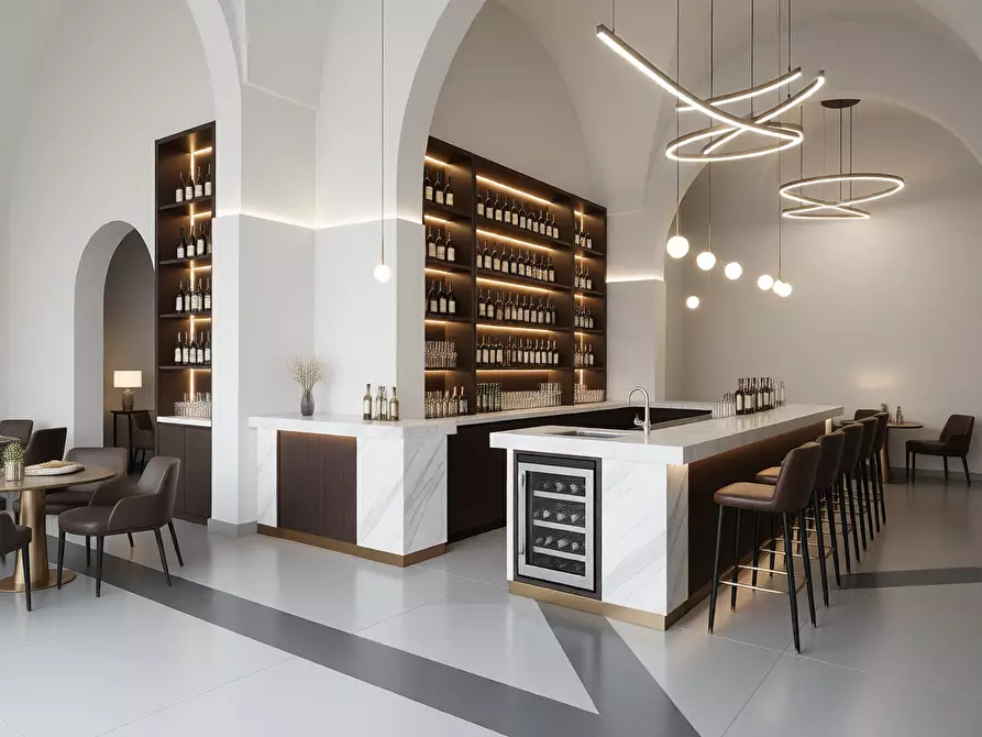 Immagine 6 di Locale commerciale in vendita  a Lecce