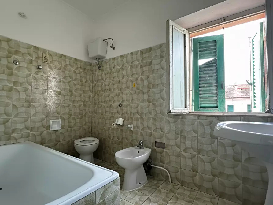 Immagine 5 di Appartamento in vendita  a Rosignano Marittimo