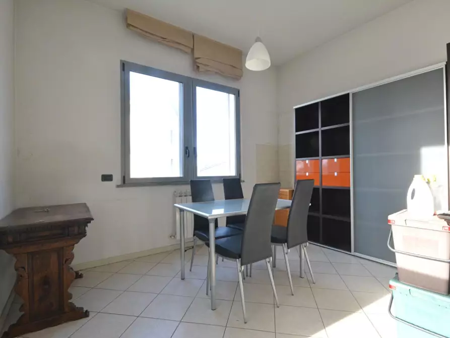 Immagine 7 di Ufficio in vendita  a Lucca