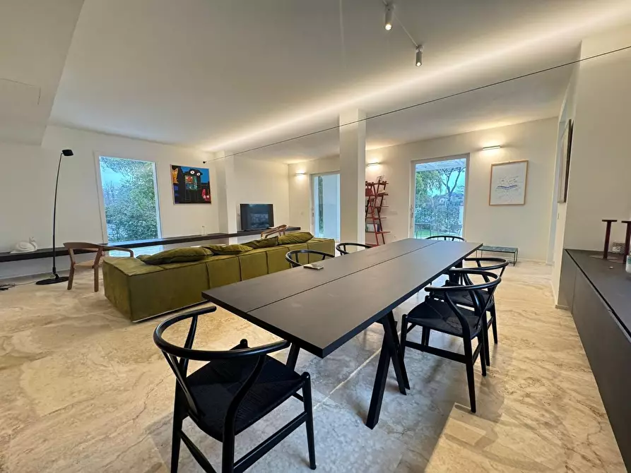 Immagine 12 di Villa in vendita  a Forte Dei Marmi