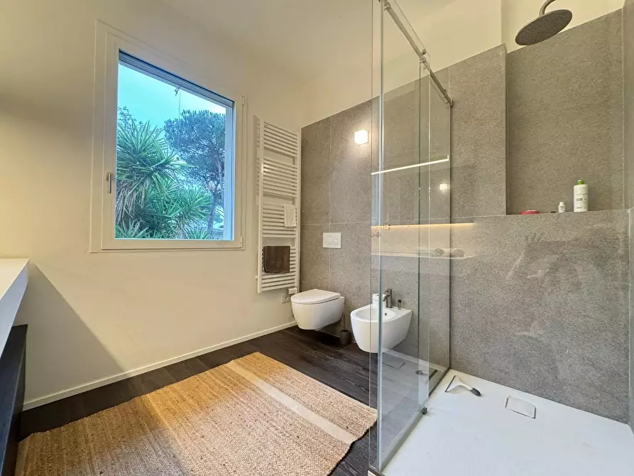 Immagine 43 di Villa in vendita  a Forte Dei Marmi