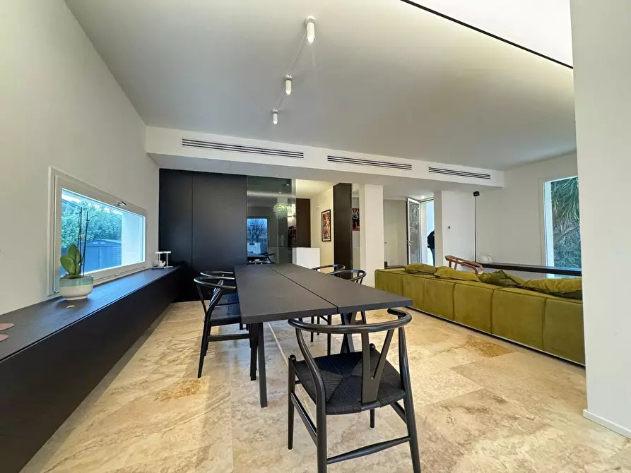 Immagine 10 di Villa in vendita  a Forte Dei Marmi